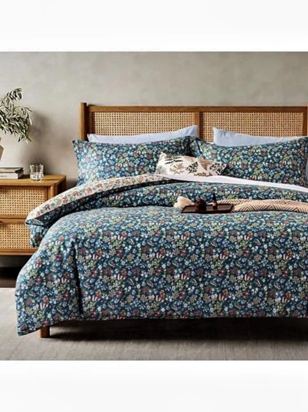 Aleissel Blue Floral Cotton Comforter Set Blue & Multicolor Floral Comforter Set
